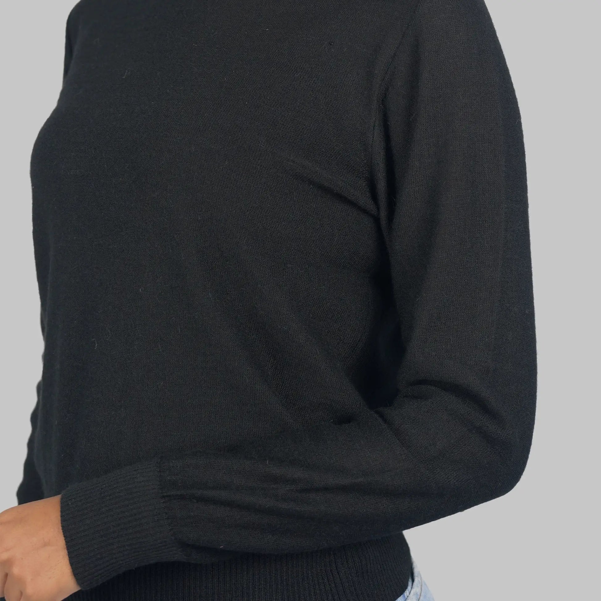 Women's Alpaca Wool Sweater color black
