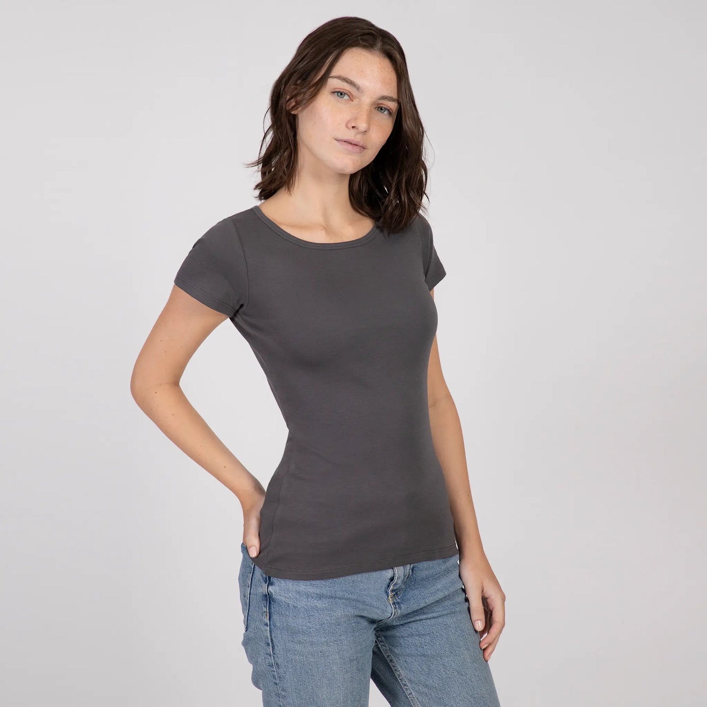 womens sustainable tee tshirt crew neck color gray