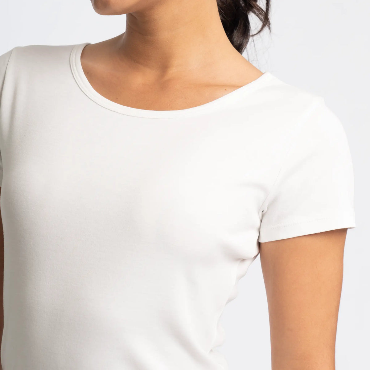 womens ultra soft tshirt crew neck color white